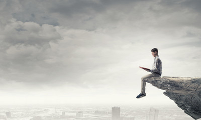 西咸新区管委会地址